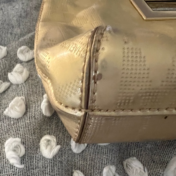 Michael Kors shiny gold clutch - Picture 2 of 9
